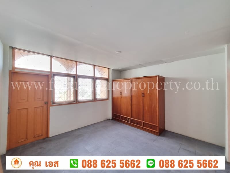 ขาย อาคารพาณิชย์ 3 ชั้น ซอยโชคดี 1 พหลโยธิน